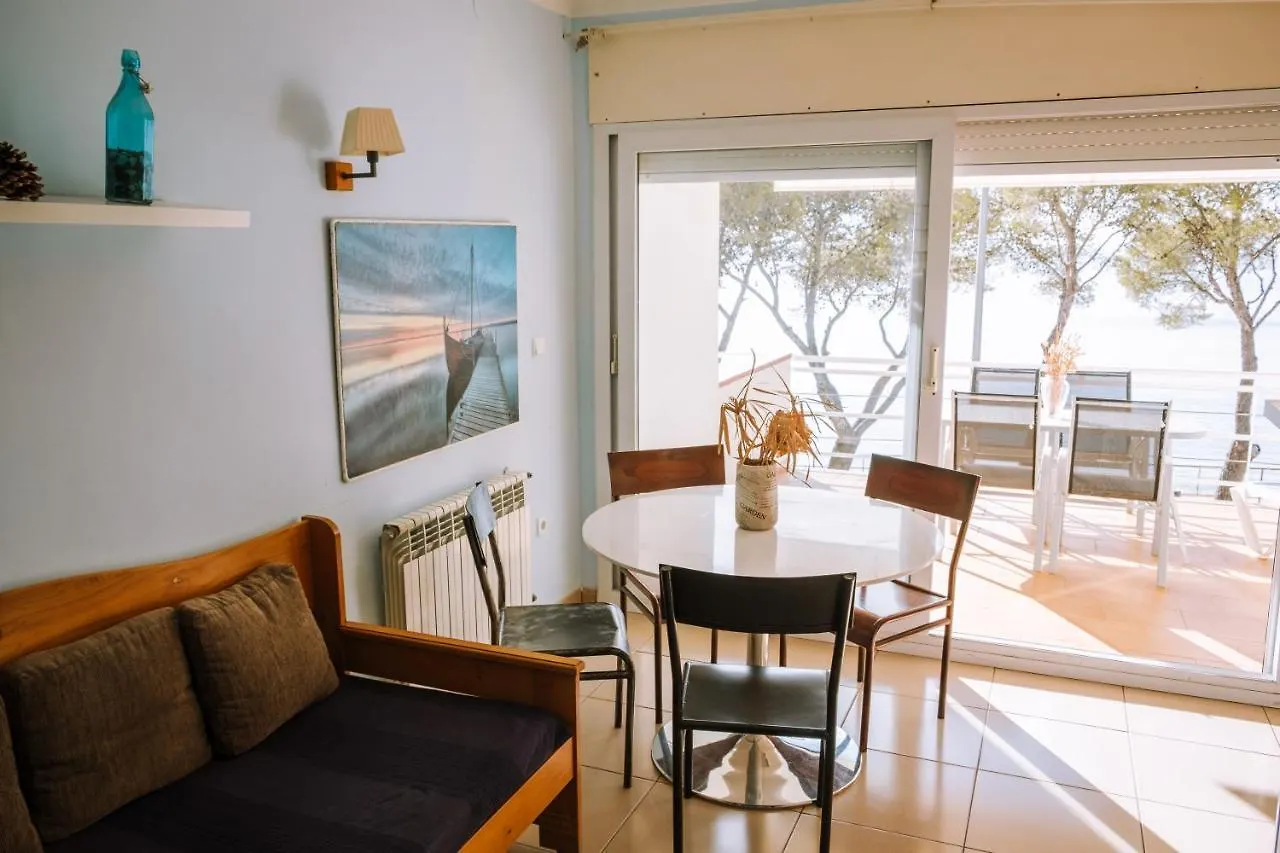 Agi Marina Apartments Ρόζες