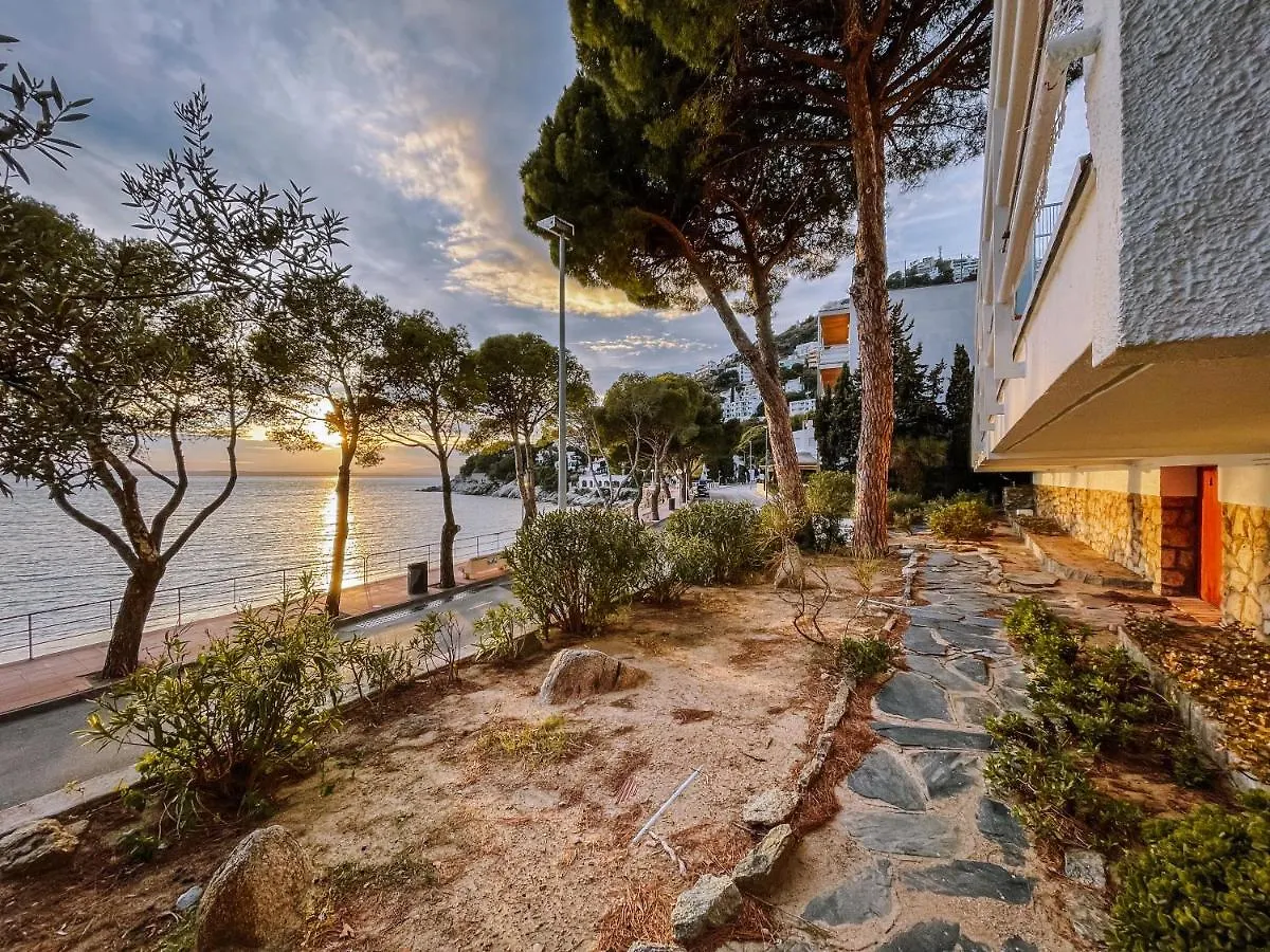 Agi Marina Apartments Ρόζες