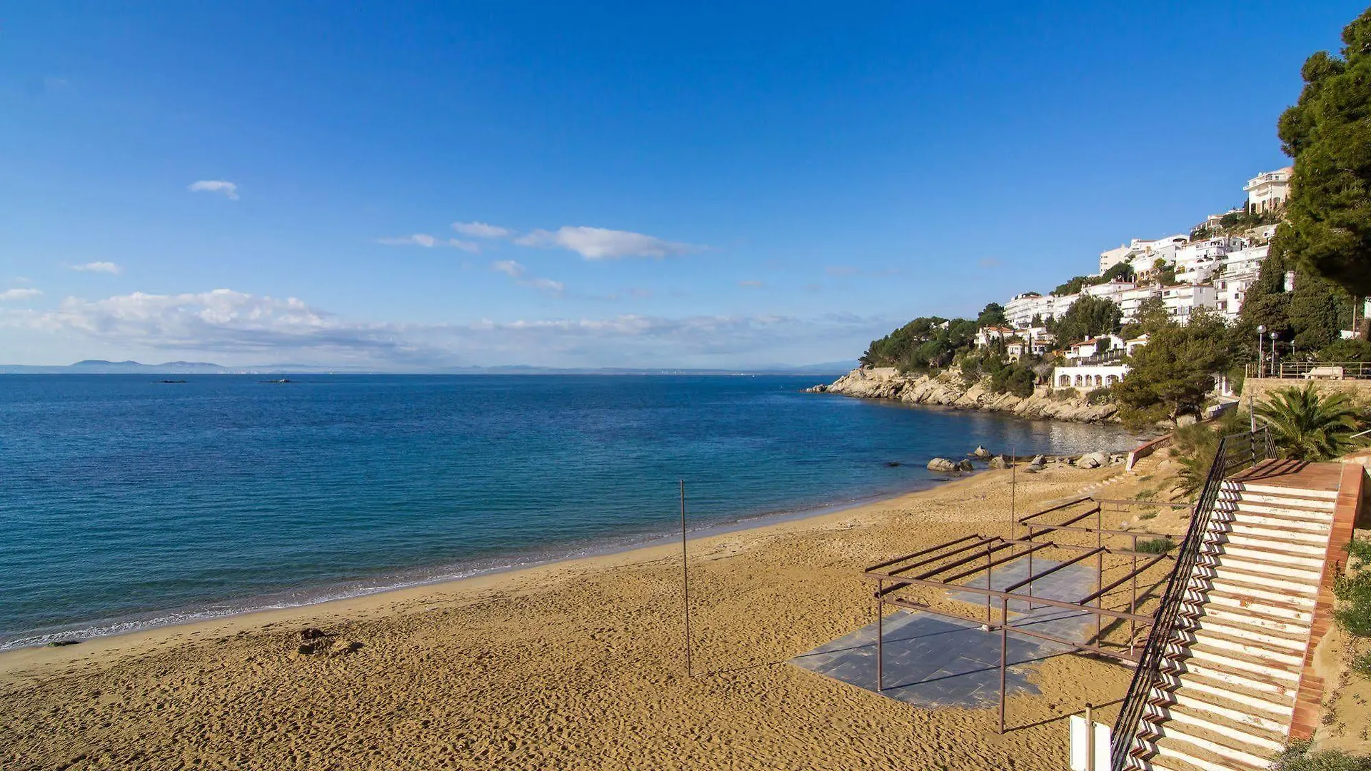 Agi Marina Apartments Ρόζες