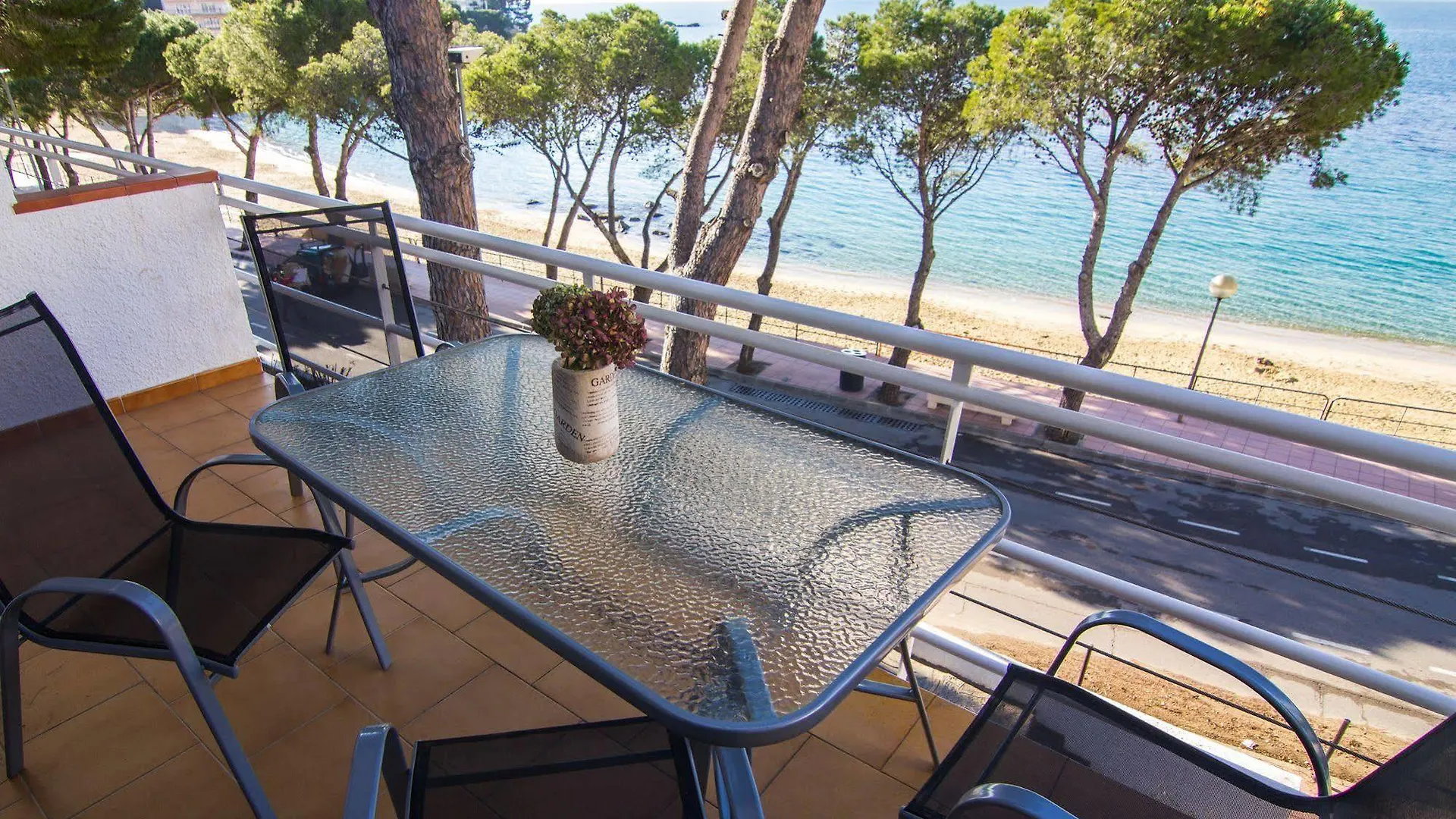 Agi Marina Apartments Ρόζες