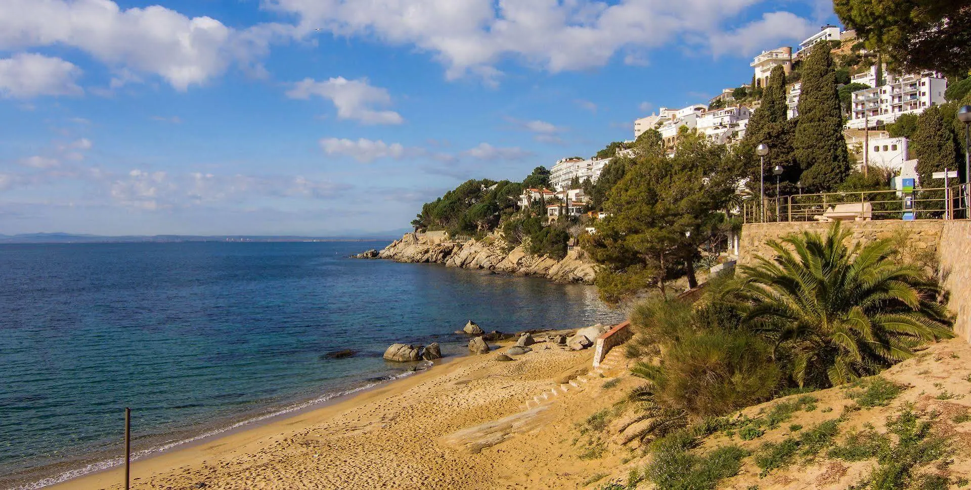 Agi Marina Apartments Ρόζες