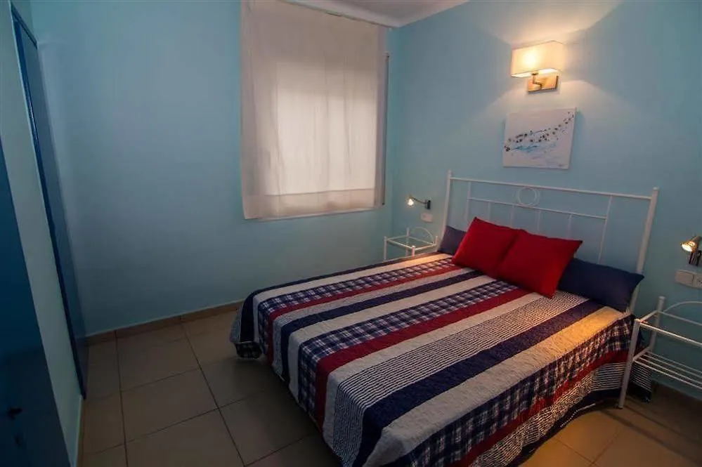 Agi Marina Apartments Ρόζες