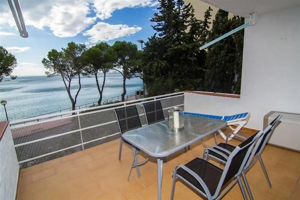 Agi Marina Apartments Ρόζες